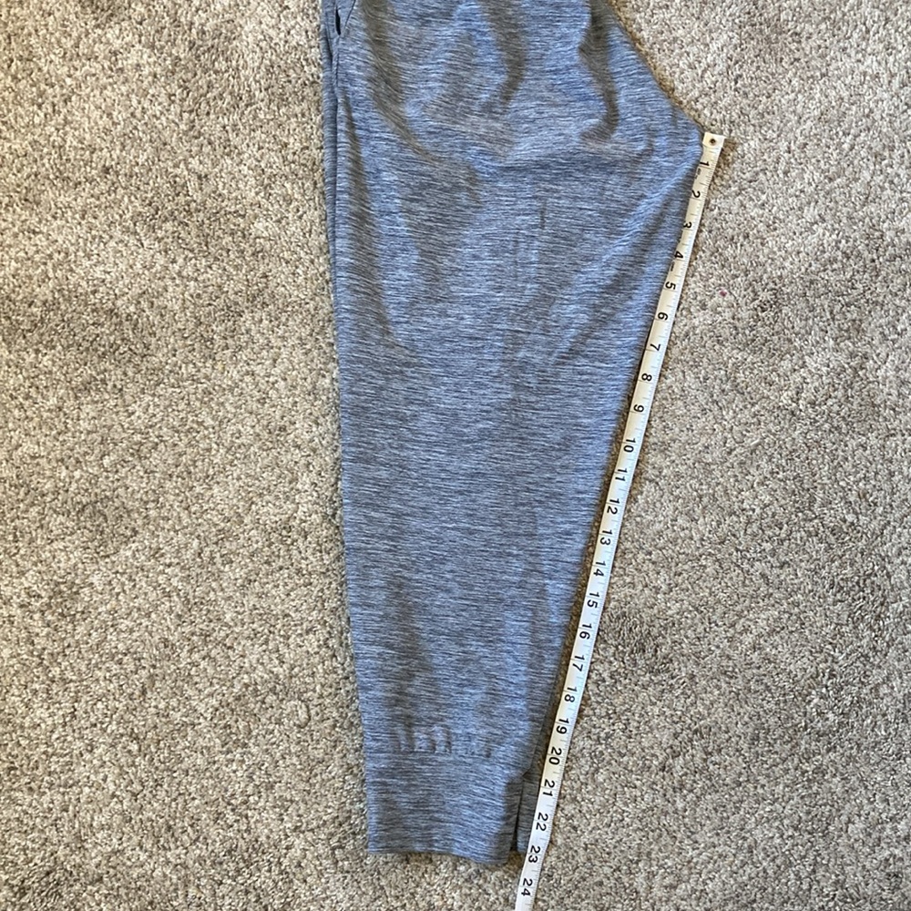 Women’s Northface Joggers - Picture 6 of 7